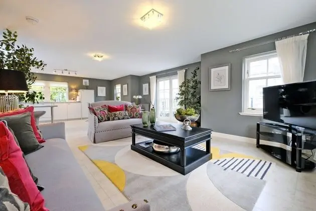 Sensational Aberdeen Home With Furnished Balcony - İç Mekan