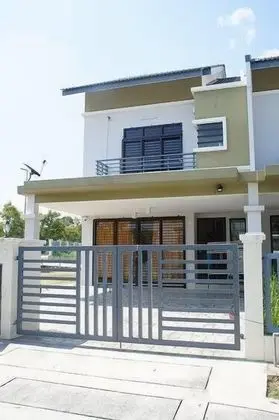 Senyum Homestay Bandar 16 Sierra