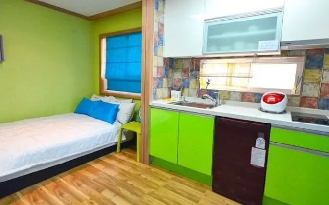 Seocheon Red Windmill Attiang Pension - Oda