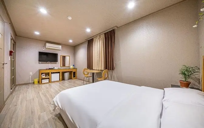 Seogwipo Beach Hotel - Bina Özellikleri