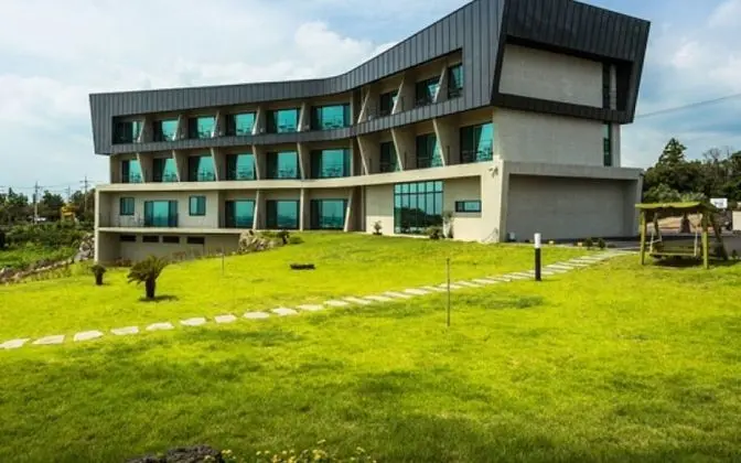 Seogwipo Etier Resort