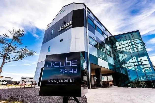 Seogwipo J Cube Pension - Dış Mekan