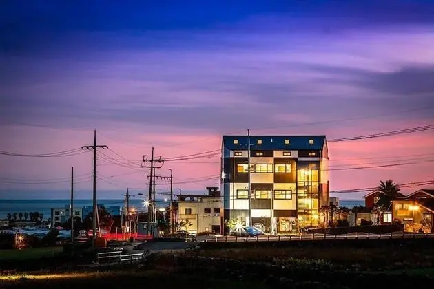 Seogwipo J Cube Pension - Dış Mekan