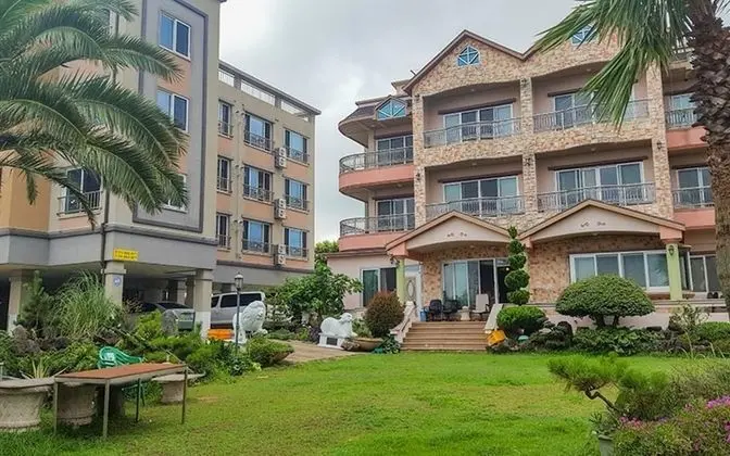 Seogwipo Jayudosi Pension