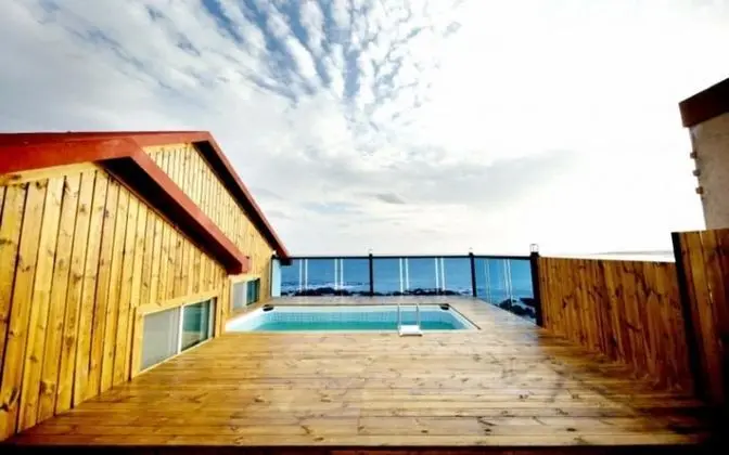 Seogwipo Jijunghae Pool Villa Pension