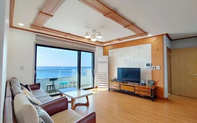 Seogwipo Jijunghae Pool Villa Pension - Oda