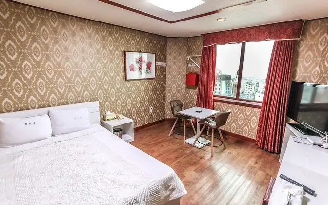 Seogwipo Queen Hotel - Oda