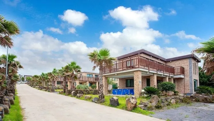 Seogwipo Sungsan Golden Village Pension - Dış Mekan