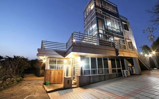 Seogwipo Wemegoong Pension