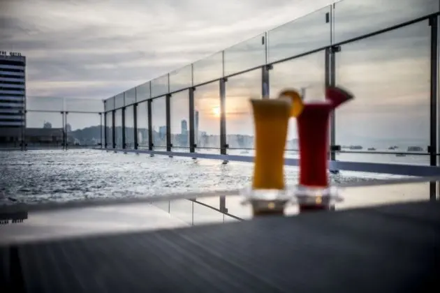 Serenotel Pattaya - Havuz