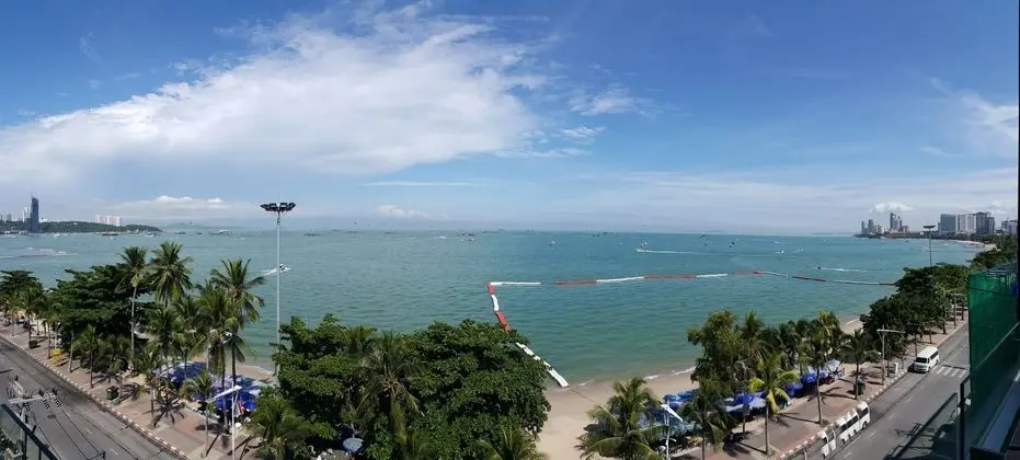 Serenotel Pattaya - Plaj
