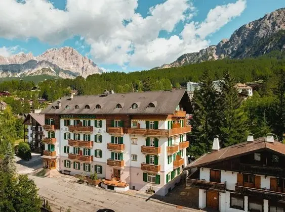 Hotel Serena - Dış Mekan