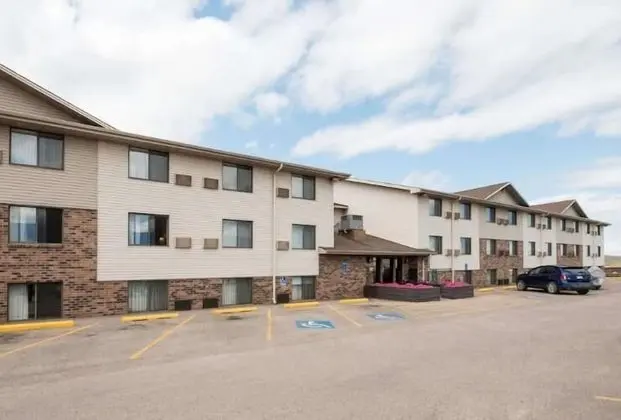 Serena Inn & Suites - Rapid City