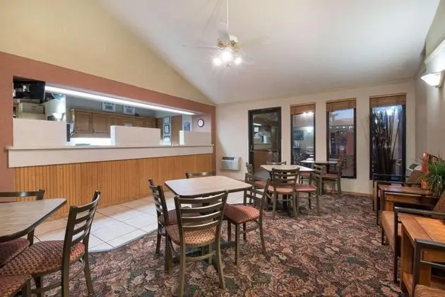 Serena Inn & Suites - Rapid City - Yerinde Yemek