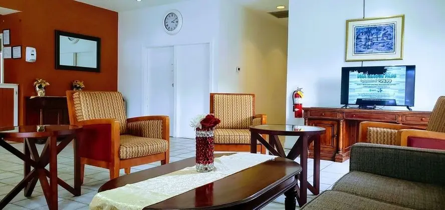 Serena Inn - Bar