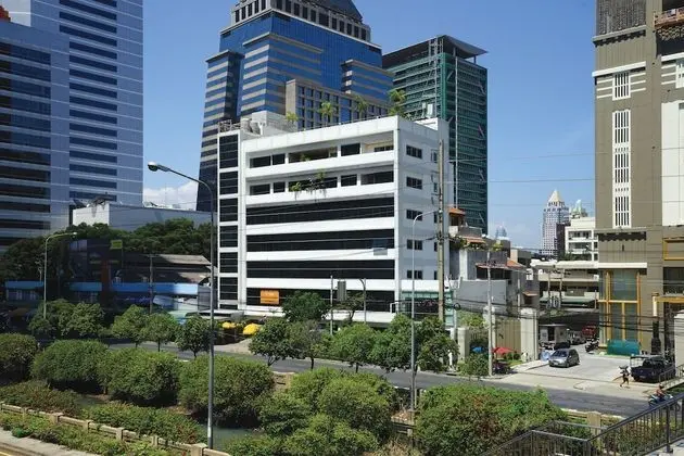 Serena Sathorn Suites - Dış Mekan
