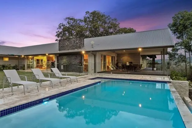 Serene - a spacious luxury holiday retreat - Havuz
