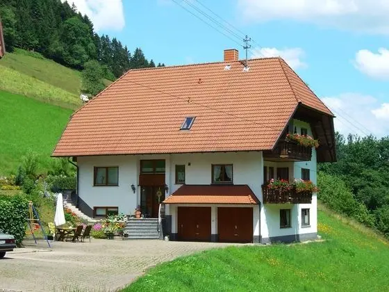 Serene Apartment in Hofstetten With Garden - Öne Çıkan Resim