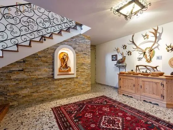 Serene Apartment in Kaprun With Balcony - Lobi