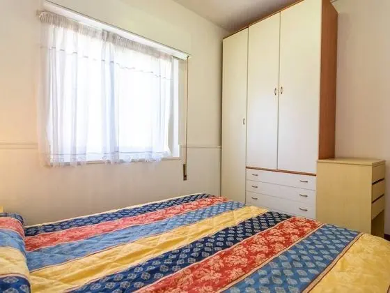 Serene Apartment in Manerba del Garda With Pool