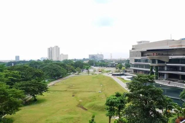 Serene Exclusive Modern Studio Apartment At Grand Sungkono Lagoon