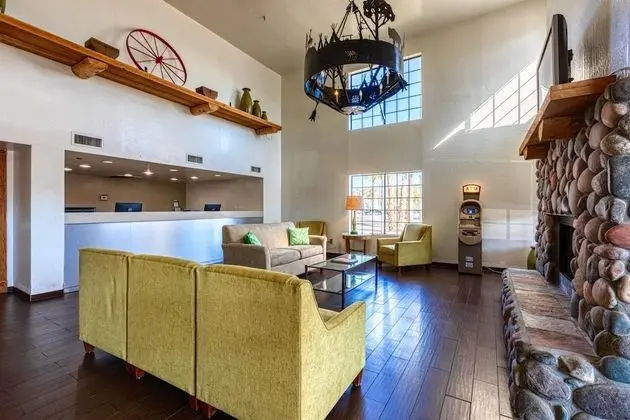 The Hotel Serene - Lobi