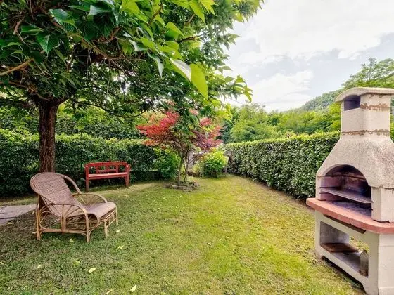 Serene Holiday Home in Bagni di Lucca With Private Pool - Dış Mekan
