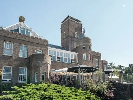 Serene Holiday Home in Bergen aan zee With Terrace, Garden