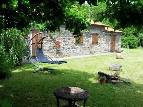 Serene Holiday Home in Femminamorta With Private Garden - Dış Mekan
