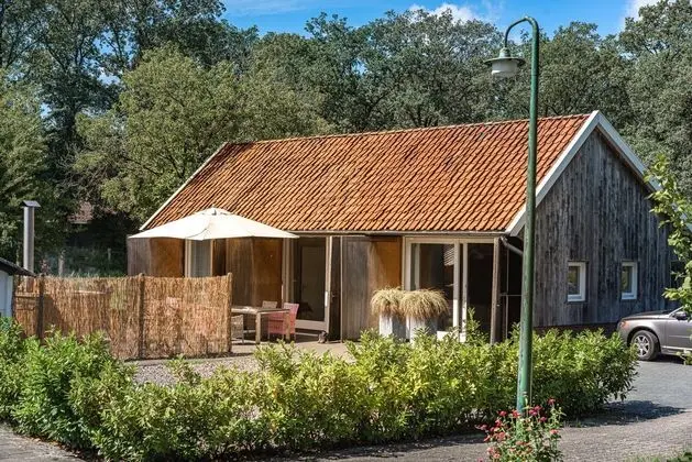 Serene Holiday Home in Haaksbergen With Garden - Öne Çıkan Resim
