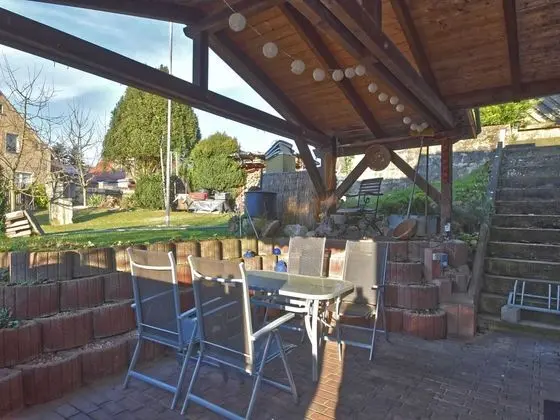 Serene Holiday Home in Naumburg near River - Dış Mekan