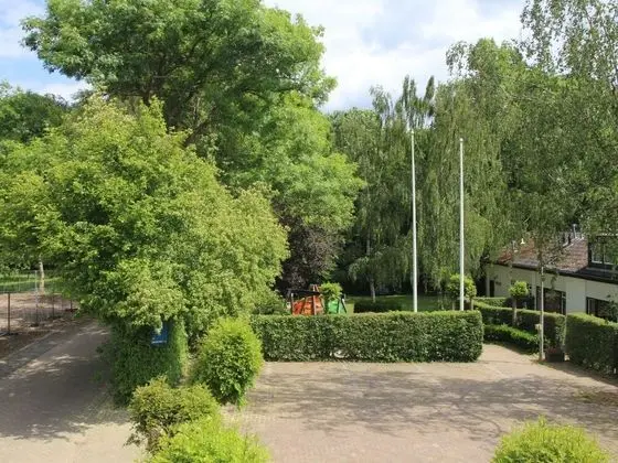 Serene Holiday Home in Ulestraten With Terrace - Dış Mekan