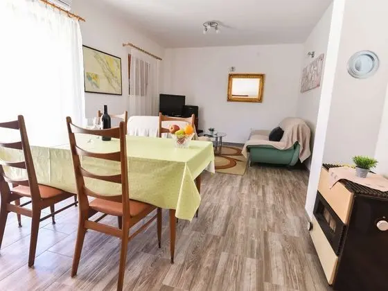 Serene Holiday Home in Veli Iž With Fenced Garden - Yerinde Yemek