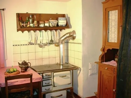 Serene Holiday Home in Willingshausen Hesse With Garden - Mutfak