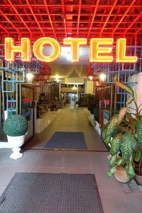 Serene Hotel - Dış Mekan