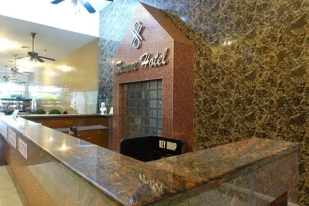 Serene Hotel - Lobi