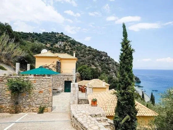 Serene Villa in Pera Melana near Sea