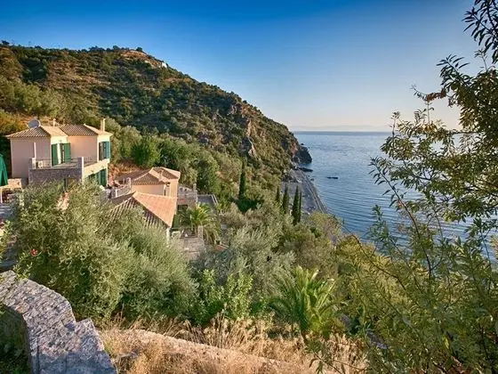Serene Villa in Pera Melana near Sea - Dış Mekan