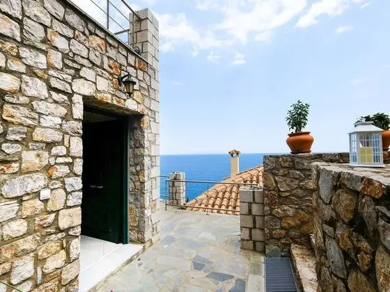 Serene Villa in Pera Melana near Sea - Lobi