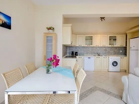 Serene Villa in Pera Melana near Sea - Yerinde Yemek