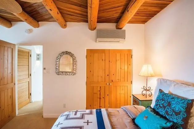Serenidad - Delightful Vacation Home, Walk to The Plaza and Canyon Rd - Oda