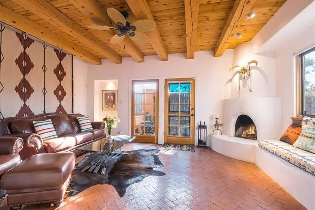 Serenidad - Delightful Vacation Home, Walk to The Plaza and Canyon Rd - Oda Düzeni