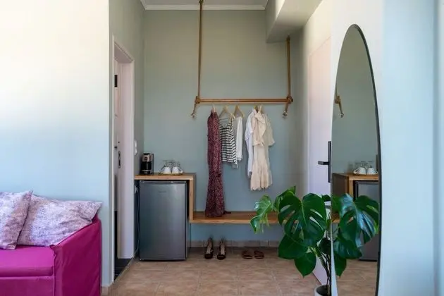 Serenity Hideaway (Iris rooms and apartments) - Oda