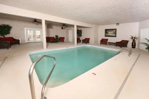 Serenity Mountain Pool Lodge - Nine Bedroom Cabin - Havuz