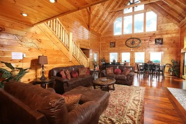 Serenity Mountain Pool Lodge - Nine Bedroom Cabin - Oda Düzeni