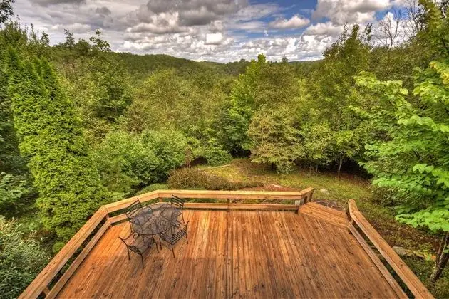 Serenity Now- Secluded Near Toccoa & Ocoee Rivers