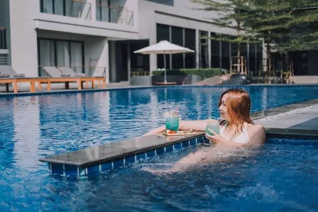 Serenity Hotel Spa & Onsen - Havuz