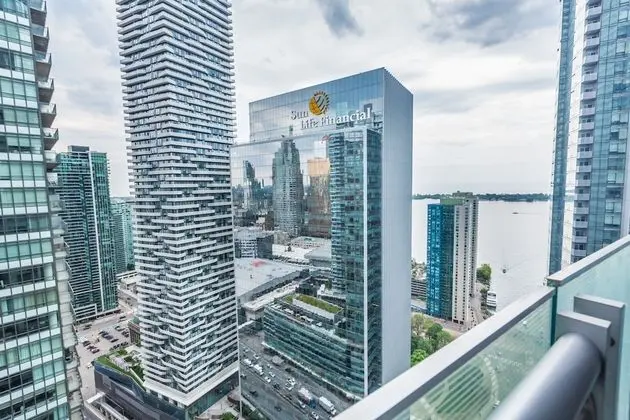 Serenity Stay With Lakeshore View From 50+ Floor