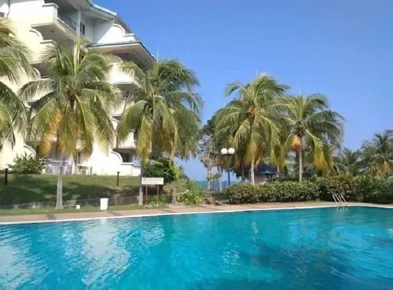 SERI BULAN CONDOMINIUM - Havuz