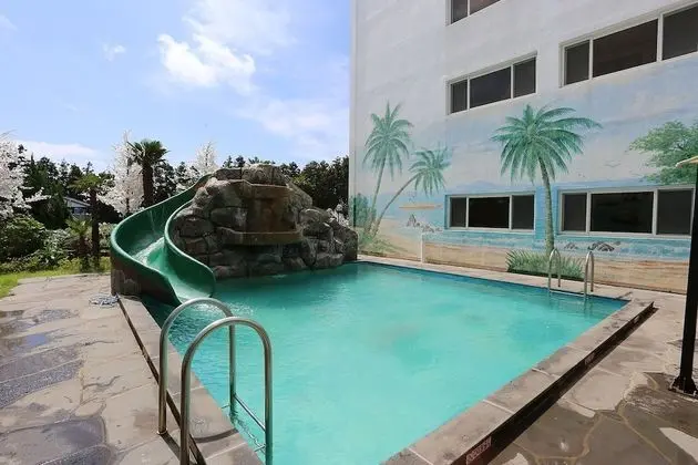 The Seri Resort - Havuz